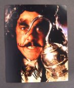 HOOK - DUSTIN HOFFMAN - RARE SIGNED 8X10