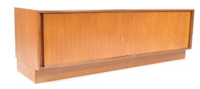 DANISH 20TH CENTURY DESIGN - TEAK WOOD SIDEBOARD CREDENZA