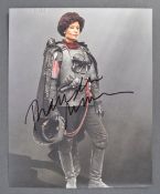 SOLO - A STAR WARS STORY - THANDIE NEWTON AUTOGRAP