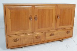 Lucian Ercolani - Ercol - Windsor - model 468 - A 1960's retro vintage elm wood sideboard credenza