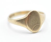 A hallmarked 9ct gold signet ring having an oval panel to the head. Hallmarked Birmingham 1959.