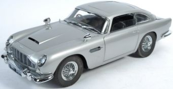 INCREDIBLE 1/8 SCALE DIECAST JAMES BOND ASTON MARTIN DB5