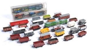COLLECTION OF ASSORTED N GAUGE ROLLING STOCK