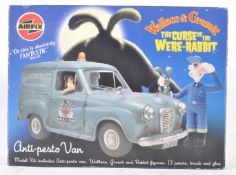 RARE AIRFIX WALLACE & GROMIT ANTI-PESTO VAN MODEL KIT