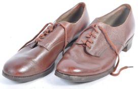 PAIR OF WWII WOMEN'S LAND ARMY LEATHER SHOES