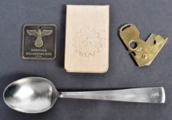 A COLLECTION OF WWII NAZI GERMANY MILITARY ITEMS
