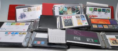 Stamps - A good collection of x6 albums of unused decimal Royal Mail Mint Stamp presentation