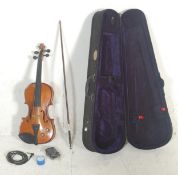 MUSICAL INSTRUMENTS: A Stentor II 4/4/ full sized electric classical violin complete with the bow