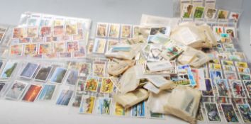 LARGE COLLECTION OF VINTAGE CIGARETTE / TEA CARDS