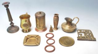 A COLLECTION OF EARLY 20TH CENTURY BRASS ITEMS