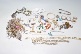 COLLECTION OF VINTAGE LADIES COSTUME JEWELLERY