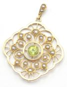 EDWARDIAN PRIDOT AND SEED PEARL GOLD PENDANT