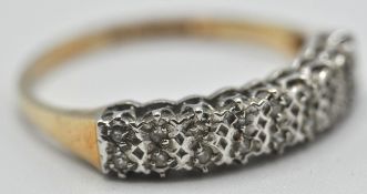 9CT GOLD AND WHITE STONE RING