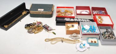 VINTAGE 20TH CENTURY COSTUME JEWELLERY