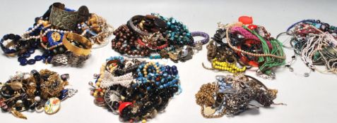 LARGE QUANTITY OF VINTAGE COSTUME JEWELLERY