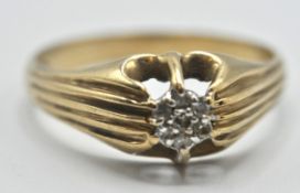 9CT GOLD CLAW SET WHITE STONE CLUSTER RING