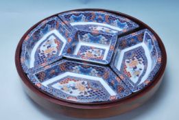 20TH CENTURY CHINESE LAZY SASAN - WOODEN BOX AND BLUE CERAMIC PLATES