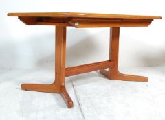 G-PLAN STYLE TEAK WOOD EXTENDING DINING TABLE