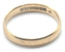 A 9CT GOLD BIRMINGHAM HALLMARKED WEDDING BAND RING