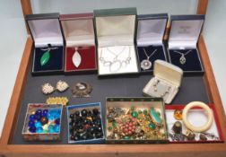 COLLECTION OF VINTAGE COSTUME AND SILVER JEWELLERY