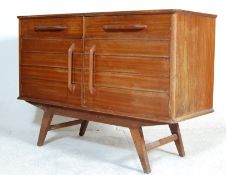 A RETRO MID CENTURY TEAK SIDEBOARD CREDENZA