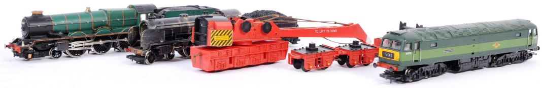 COLLECTION OF X4 00 GAUGE MODEL RAILWAY LOCOMOTIVE ITEMS