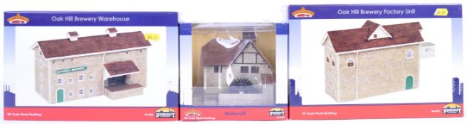 COLLECTION OF X3 BACHMANN ' SCENECRAFT ' 00 GAUGE MODEL BUILDINGS