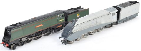 PAIR OF HORNBY 00 GAUGE MODEL RAILWAY TRAINSET LOCOMOTIVES