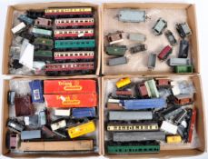 COLLECTION OF VINTAGE HORNBY 00 GAUGE MODEL RAILWA