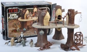VINTAGE STAR WARS EWOK VILLAGE ACTION FIGURE PLAYSET & EXTRAS