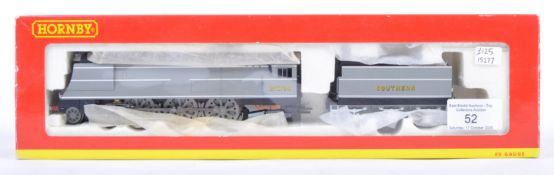 HORNBY 00 GAUGE R2286 ' FIGHTER COMMAND ' TRAIN SET LOCOMOTIVE