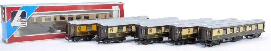 LIMA MODELS 00 GAUGE DIESEL RAILCAR & RAKE OF PULLMAN CARRIAGES