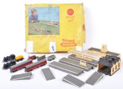 COLLECTION OF TRIANG TT GAUGE MODEL RAILWAY ITEMS