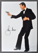 ROGER MOORE - JAMES BOND 007 - STUNNING SIGNED