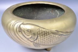 19TH CENTURY CHINESE BRONZE FISH CENSER DING PRAYER BOWL