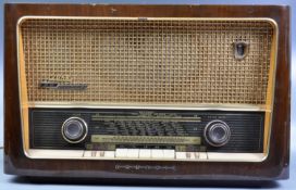 PEMBROKE - THE GRUNDIG - MID CENTURY RADIO MODEL 2068/GB