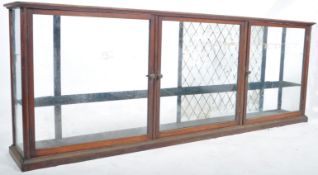 ANTIQUE 19TH CENTURY MAHOGANY AND GLASS DISPLAY CABINET