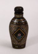 A GOOD 19TH / 20TH CENTURY CHINESE LACQUERED SNUFF BOTTLE, with finely inlaid abalone shell