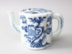 A GOOD JAPANESE MEIJI PERIOD BLUE & WHITE PORCELAIN WINE EWER, the body of the vessel decorated with