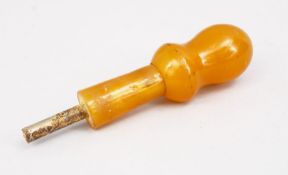 A TURKISH OTTOMAN BAKELITE HUQQA MOUTHPIECE, 14cm.