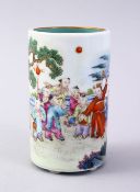 A GOOD CHINESE REPUBLIC STYLE FAMILLE ROSE PORCELAIN BRUSH WASH, decorated with scenes of figures