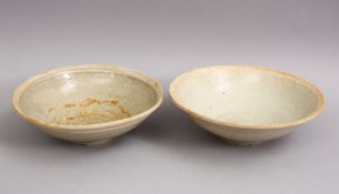 A GOOD PAIR OF EARLY CHINESE POTTERY BOWLS, 15 cm