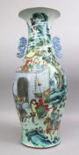 A FINE QUALITY CHINESE DAOGUANG PERIOD FAMILLE ROSE PORCELAIN WARRIOR VASE, the body of the vase