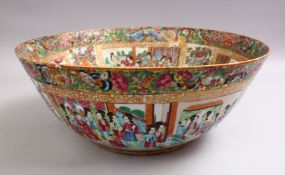 A LARGE AND FINE 19TH CENTURY CHINESE CANTON FAMILLE ROSE PORCELAIN BASIN, the large basin with