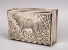 A GOOD 19TH CENTURY CHINESE SOLID SILVER LIDDED EUROPEAN DOG BOX, the box with a european subject