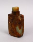 A GOOD 19TH / 20TH CENTURY CHINESE CARVED JADE SNUFF BOTTLE, with a hardstone stopper and moulded