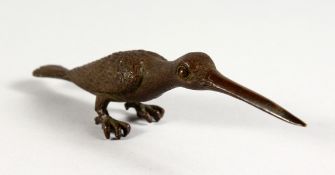 A JAPANESE BRONZE BIRD with a long beak. 5.5ins long.