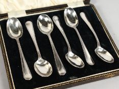 A SET OF SIX CASED TEASPOONS. Birmingham 1925.