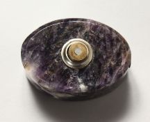 A GOOD BLUE JOHN OVAL BELL PULL. 2.25ins long x 1.5ins wide x 1ins deep.