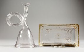 A GLASS HORN HUNTING GLASS AND A CHILD'S DISH (2).